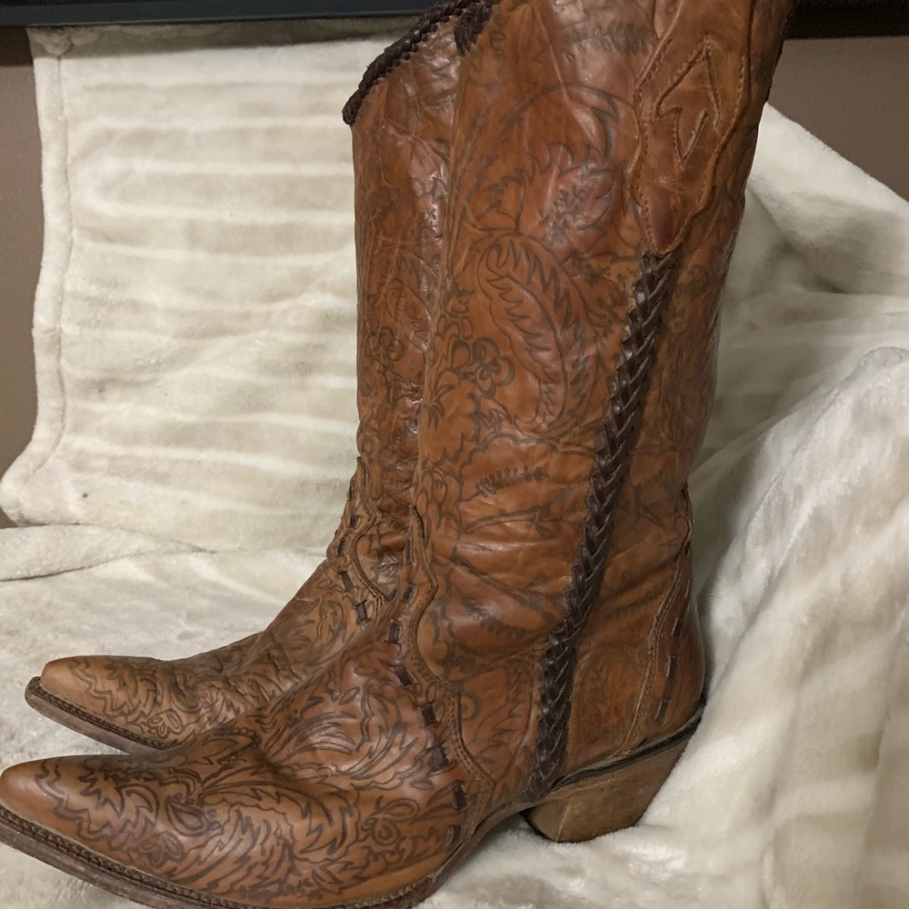 Corral solid leather boots! Size 10